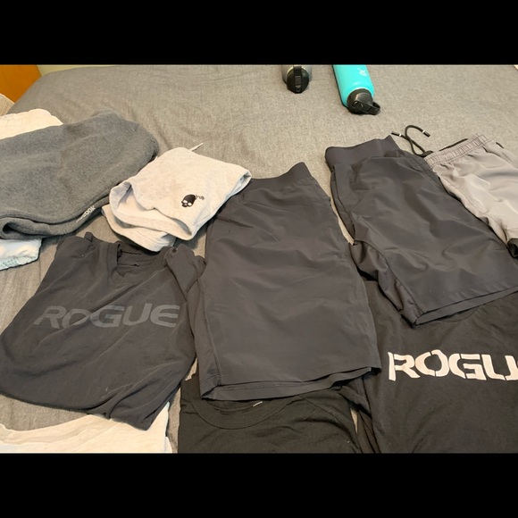 Workout clothes bundle - Picture 4 of 5